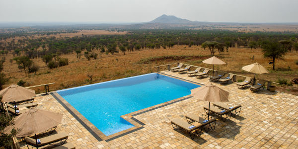 Kubu Kubu Tented Camp zwembad met handdoekserivce, Serengeti Nationaal Park in Tanzania