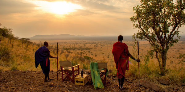 Kubu Kubu Tented Camp accommodatie sundowner cocktail viewpoint, Serengeti Nationaal Park in Tanzania