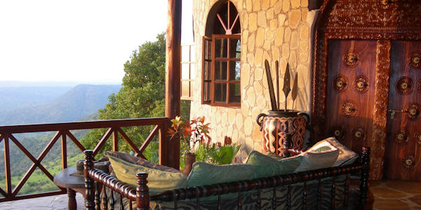 Kutazama Lodge buitenterras, Shimba Hills Nationaal Park in Kenia