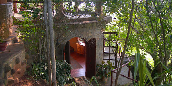 Kutazama Lodge orchid treehouse boventerras, Shimba Hills Nationaal Park in Kenia