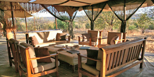 Kwihala Camp lounge veranda, Ruaha Nationaal Park in Tanzania Kwihala Camp lounge veranda, Ruaha Nationaal Park in Tanzania