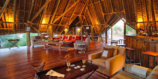 Laba Jongomero Camp accommodatie lounge interieur, Ruaha Nationaal Park in Tanzania Laba Jongomero Camp accommodatie lounge interieur, Ruaha Nationaal Park in Tanzania