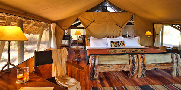 Laba Jongomero Camp safaritent interieur, Ruaha Nationaal Park in Tanzania Laba Jongomero Camp safaritent interieur, Ruaha Nationaal Park in Tanzania