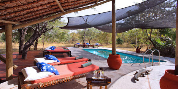 Laba Siwandu Safari Camp accommodatie schaduwrijk zwembad, Nyerere Nationaal Park in Tanzania Laba Siwandu Safari Camp accommodatie schaduwrijk zwembad, Nyerere Nationaal Park in Tanzania