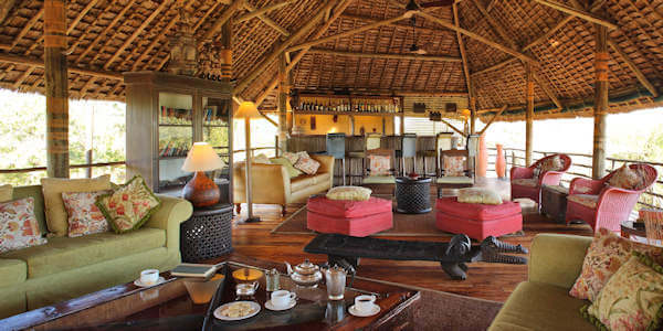 Laba Siwandu Safari Camp accommodatie lounge interieur, Nyerere Nationaal Park in Tanzania Laba Siwandu Safari Camp accommodatie lounge interieur, Nyerere Nationaal Park in Tanzania