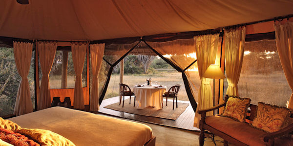 Laba Siwandu Safari Camp interieur safaritent, Nyerere Nationaal Park in Tanzania Laba Siwandu Safari Camp interieur safaritent, Nyerere Nationaal Park in Tanzania