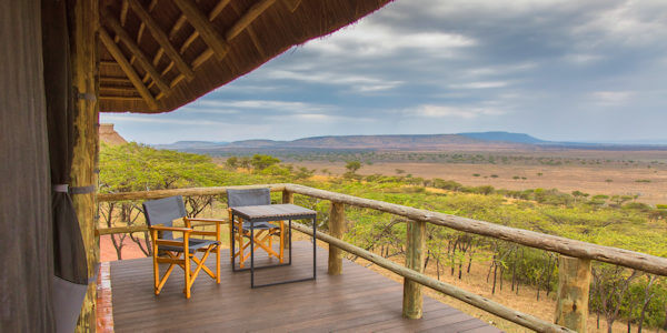 Lahia Tented Lodge accommodatie safari suite veranda, Serengeti Nationaal Park in Tanzania Lahia Tented Lodge accommodatie safari suite veranda, Serengeti Nationaal Park in Tanzania