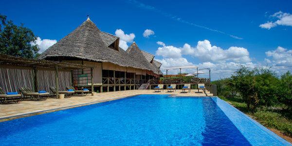 Lake Burunge Tented Camp accommodatie zwembad en zonnedek, Tarangire Nationaal Park in Tanzania