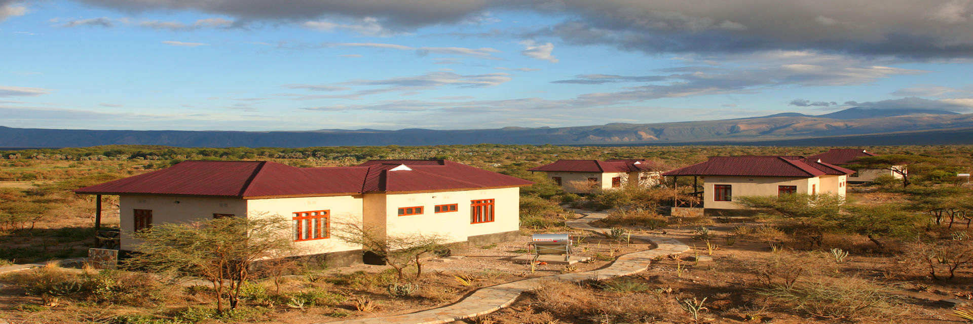 Lake Eyasi Safari Lodge een eenvoudige moderne accommodatie aan het Eyasi meer Lake Eyasi Safari Lodge een eenvoudige moderne accommodatie aan het Eyasi meer