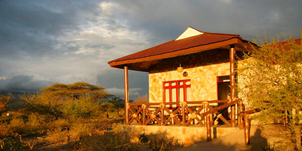 Lake Eyasi Safari Lodge - Lake Eyasi, Tanzania Lake Eyasi Safari Lodge - Lake Eyasi, Tanzania - Bungalow met veranda