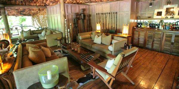 Lake Manyara Tree Lodge lounge, Manyara Nationaal Park in Tanzania Lake Manyara Tree Lodge lounge, Manyara Nationaal Park in Tanzania