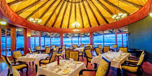 In het restaurant, genieten van het culinaire buffet, ook speciale menu’s voor kinderen. In het restaurant, genieten van het culinaire buffet, ook speciale menu’s voor kinderen, accommodatie Nakuru Nationaal Park in Kenia