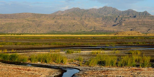 Vulkanisch landschap, Lake Natron in Tanzania Vulkanisch landschap, Lake Natron in Tanzania