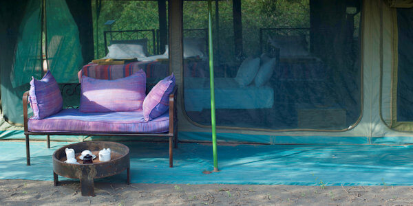 Lake Natron Halisi Camp accommodatie voorzijde safaritent, Lake Natron in Tanzania Lake Natron Halisi Camp accommodatie voorzijde safaritent, Lake Natron in Tanzania