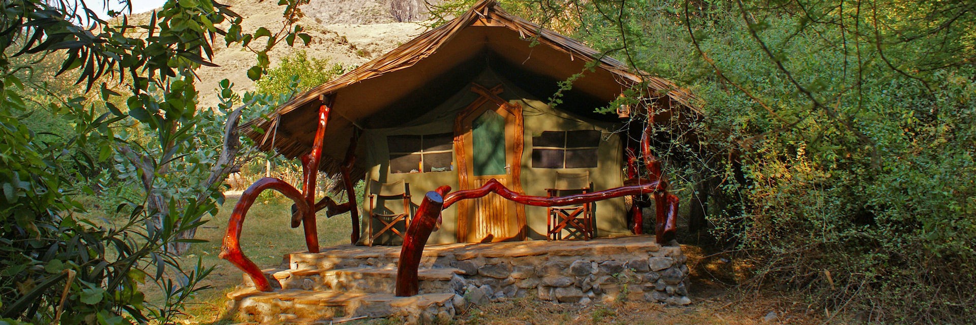 Lake Natron Tented Camp is een kleinschalig eenvoudig safarikamp met een vergezicht op het Natron meer Lake Natron Tented Camp is een kleinschalig eenvoudig safarikamp met een vergezicht op het Natron meer