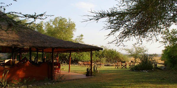 Lake Natron Tented Camp accommodatie restaurant en lounge, Lake Natron in Tanzania Lake Natron Tented Camp accommodatie restaurant en lounge, Lake Natron in Tanzania
