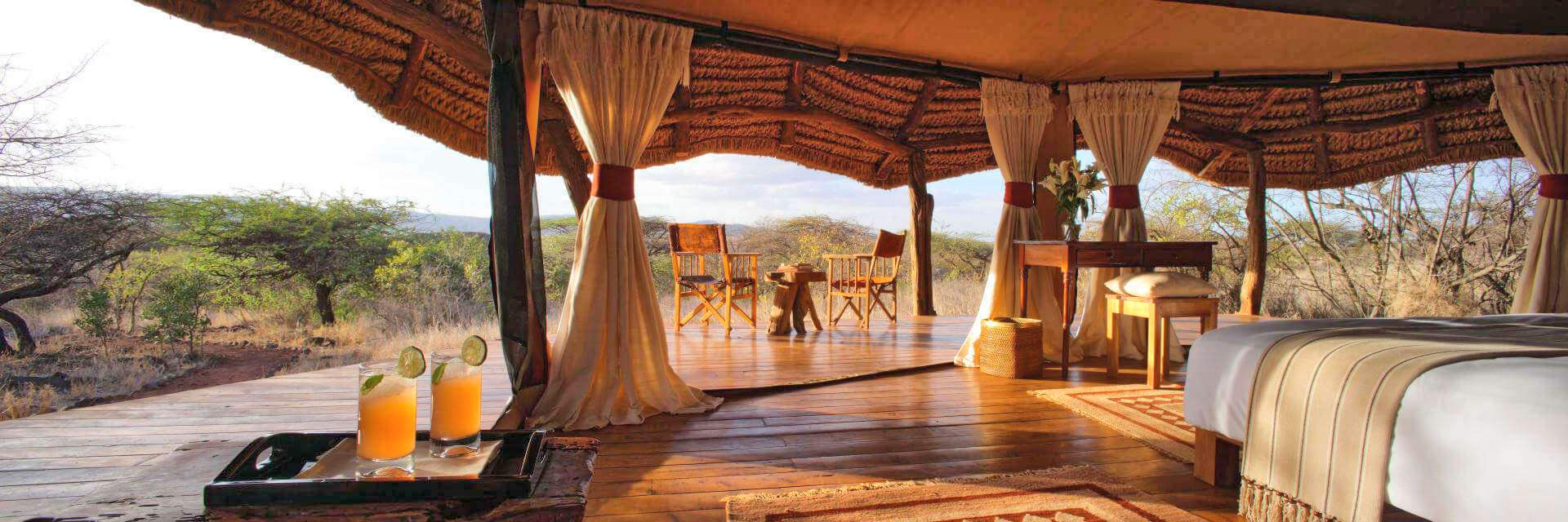 Lewa Safari Camp in het Lewa Downs reservaat met uitzicht op de Mount Kenya. Lewa Safari Camp in het Lewa Downs reservaat met uitzicht op de Mount Kenya.