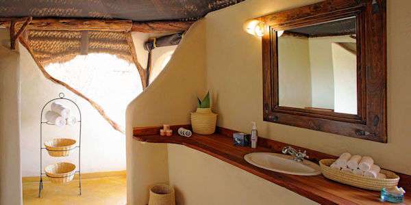 Lewa Safari Camp classic tent badkamer, Lewa Downs in Kenia Lewa Safari Camp classic tent badkamer, Lewa Downs in Kenia