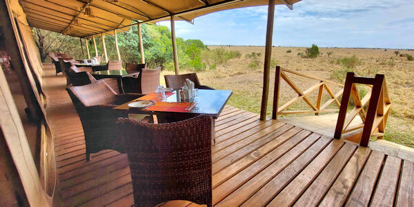 Loyk Mara Camp accommodatie uitzicht veranda lounge, Masai Mara in Kenia Loyk Mara Camp accommodatie uitzicht veranda lounge, Masai Mara in Kenia
