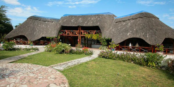 Manyara Wildlife Safari Camp vergezicht op het meer en Manyara nationaal park. Manyara Wildlife Safari Camp vergezicht op het meer en Manyara nationaal park.