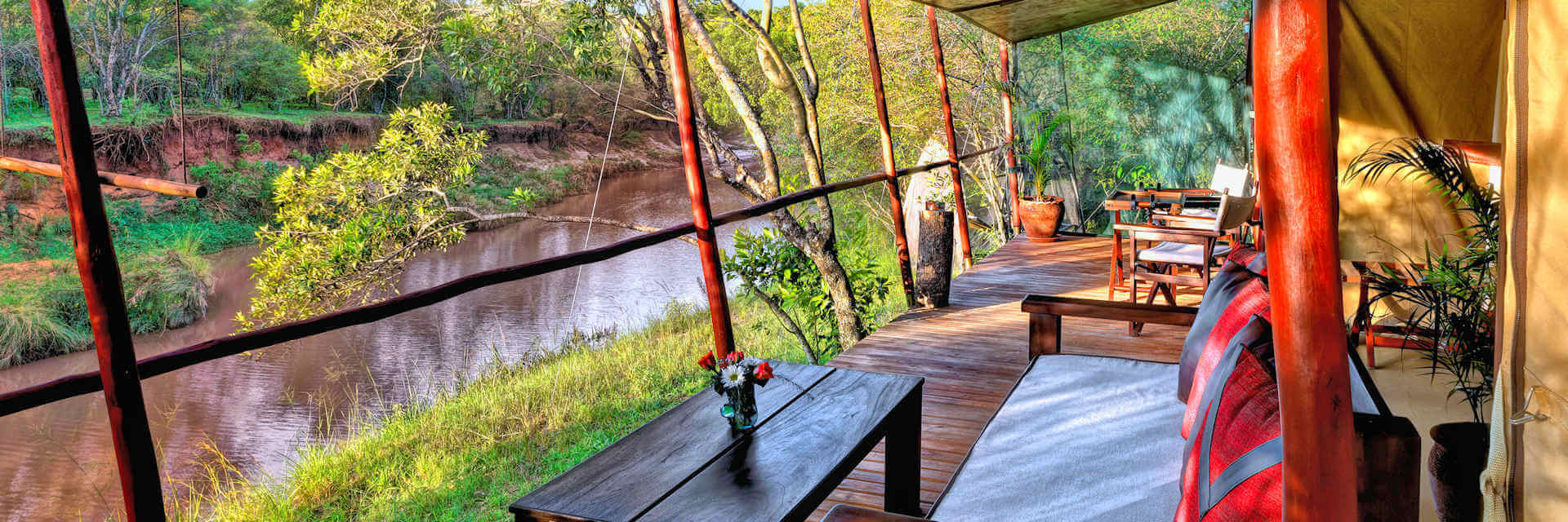 Mara Bush Camp een kleinschalig luxe safarikamp in de Masai Mara in Kenia Mara Bush Camp een kleinschalig luxe safarikamp in de Masai Mara in Kenia