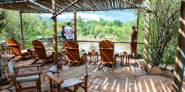 Mara Bush Camp accommodatie hippo bar uitzicht rivier, Masai Mara in Kenia Mara Bush Camp accommodatie hippo bar uitzicht rivier, Masai Mara in Kenia