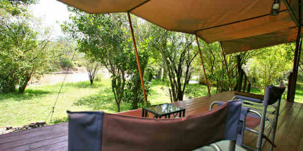 Mara Crossings Camp accommodatie suite safaritent veranda uitzicht, Masai Mara in Kenia Mara Crossings Camp accommodatie suite safaritent veranda uitzicht, Masai Mara in Kenia