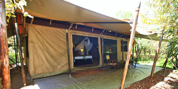 Mara Crossings Camp exterieur safaritent, Masai Mara in Kenia Mara Crossings Camp exterieur safaritent, Masai Mara in Kenia