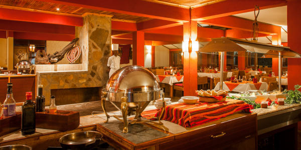Mara Leisure Camp accommodatie buffetrestaurant, Masai Mara in Kenia Mara Leisure Camp accommodatie buffetrestaurant, Masai Mara in Kenia