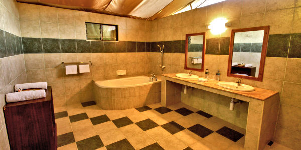 Mara Leisure Camp accommodatie chui cottage badkamer, Masai Mara in Kenia Mara Leisure Camp accommodatie chui cottage badkamer, Masai Mara in Kenia