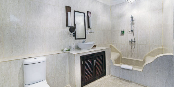 Maru Maru Hotel king kamer badkamer, Zanzibar Stone Town in Tanzania Maru Maru Hotel king kamer badkamer, Zanzibar Stone Town in Tanzania