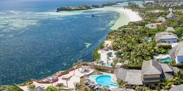 Mawe resort kleinschalig boutique accommodatie op de klif aan het strand van Watamu aan de noordkust van Kenia Mawe resort kleinschalig boutique accommodatie op de klif aan het strand van Watamu aan de noordkust van Kenia