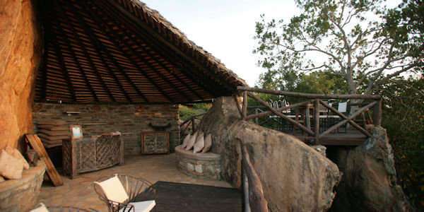 Maweninga Camp accommodatie bar en lounge, Tarangire Nationaal Park in Tanzania Maweninga Camp accommodatie bar en lounge, Tarangire Nationaal Park in Tanzania