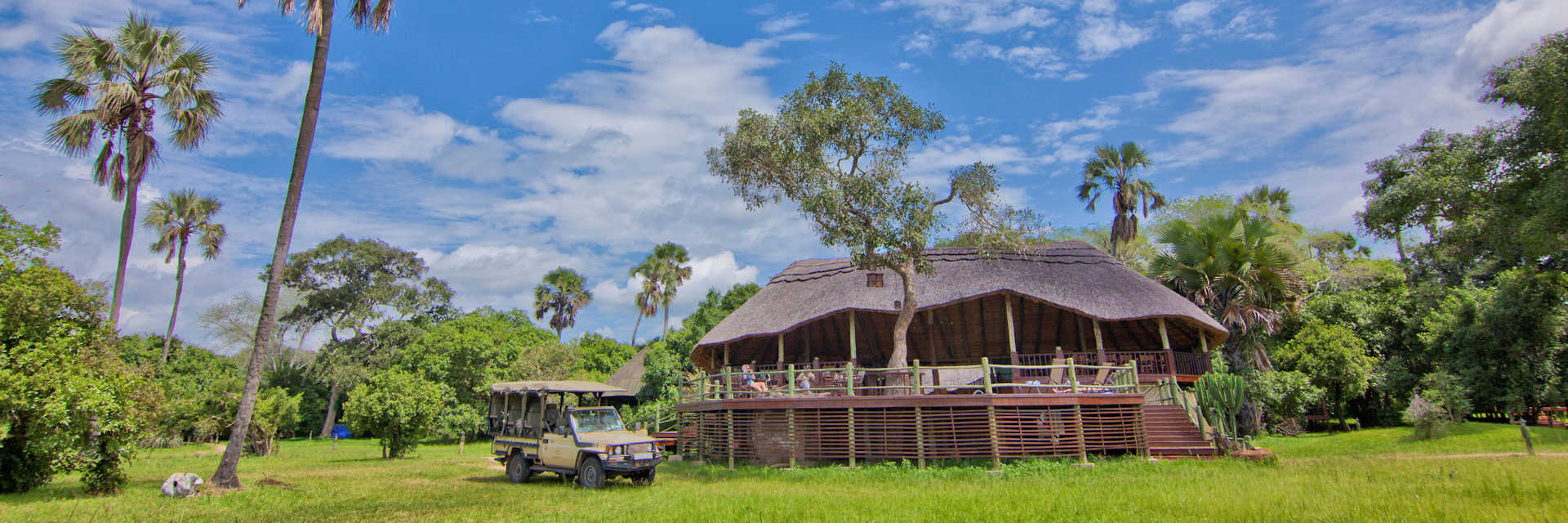 Mbali Mbali Katavi ligt centraal gelegen in het Katavi Nationaal Park in Zuid-Tanzania. Mbali Mbali Katavi ligt centraal gelegen in het Katavi Nationaal Park in Zuid-Tanzania.