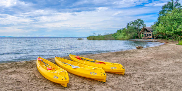 Mbali Mbali Mahale accommodatie kayak varen, Mahale Nationaal Park in Tanzania Mbali Mbali Mahale accommodatie kayak varen, Mahale Nationaal Park in Tanzania
