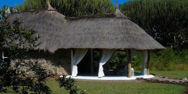 Mbweha Camp ligt in een eigen concessie aan de zuidelijke rand van het Nakuru Nationaal Park. Mbweha Camp ligt in een eigen concessie aan de zuidelijke rand van het Nakuru Nationaal Park.