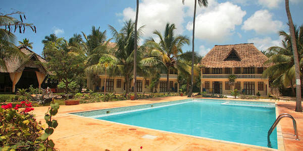Michamvi Sunset Bay Resort accommodatie zwembad met kinderbad, Zanzibar in Tanzania Michamvi Sunset Bay Resort accommodatie zwembad met kinderbad, Zanzibar in Tanzania