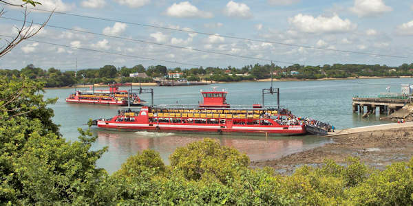 Likoni veerpont, Mombassa in Kenia Likoni veerpont, Mombassa in Kenia