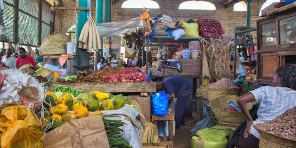 Fotogenieke kleurrijke markten, Mombassa in Kenia Fotogenieke kleurrijke markten, Mombassa in Kenia
