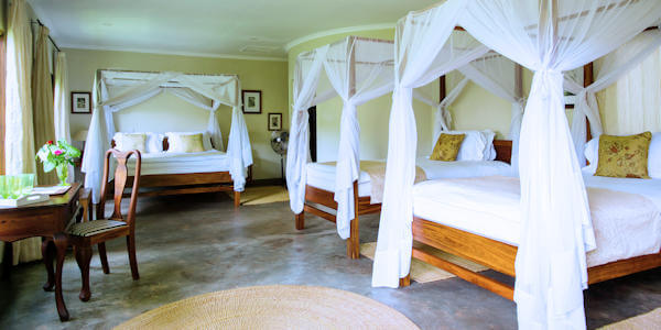 Mount Meru Game Lodge accommodatie interieur familiekamer, Arusha Nationaal Park in Tanzania Mount Meru Game Lodge accommodatie interieur familiekamer, Arusha Nationaal Park in Tanzania