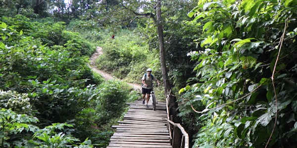 Mount Meru Game Lodge accommodatie mountain biketrail, Arusha Nationaal Park in Tanzania Mount Meru Game Lodge accommodatie mountain biketrail, Arusha Nationaal Park in Tanzania