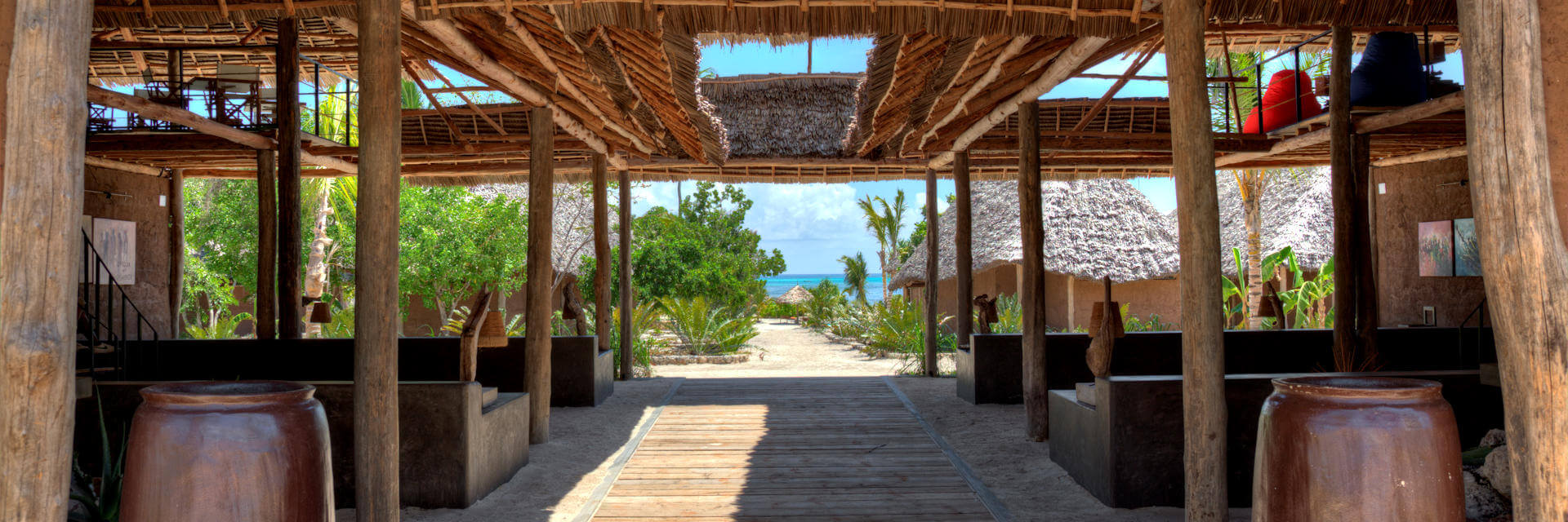 Mwezi Boutique Resort aan het strand van Jambiani aan de zuidoost kust van Zanzibar eiland. Mwezi Boutique Resort aan het strand van Jambiani aan de zuidoost kust van Zanzibar eiland.