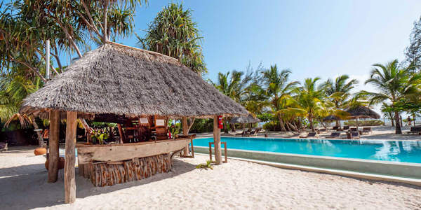 Mwezi Boutique Resort accommodatie poolbar, Zanzibar in Tanzania Mwezi Boutique Resort accommodatie poolbar, Zanzibar in Tanzania
