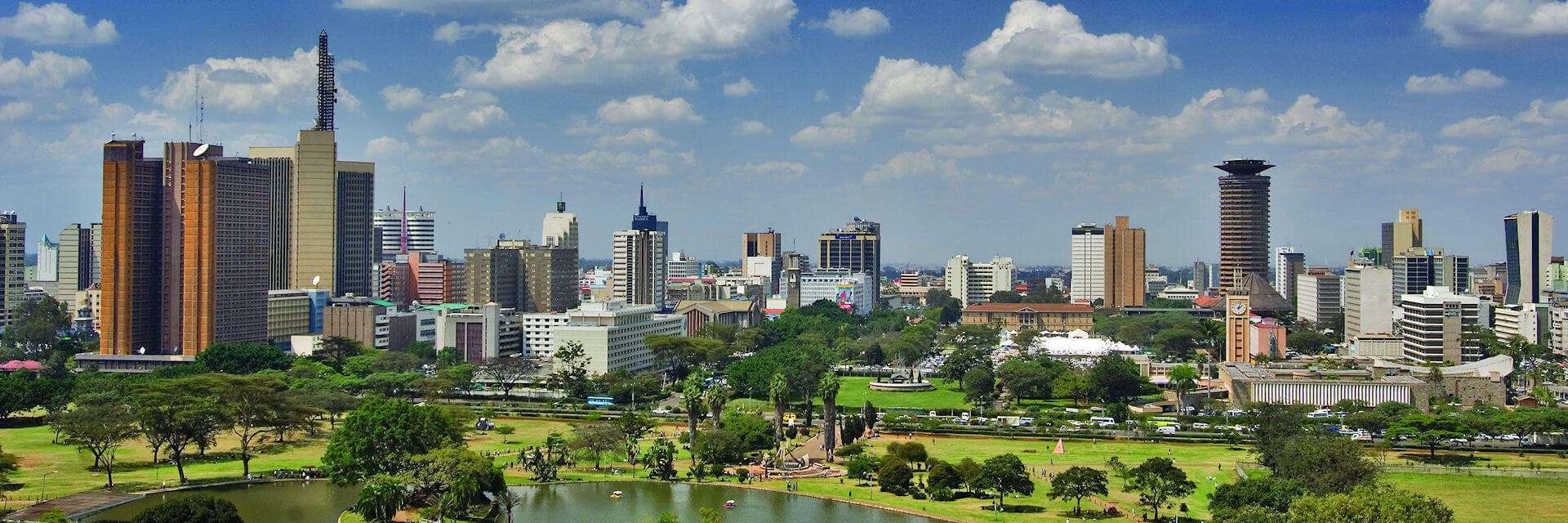 Nairobi vergezicht op het stadscentrum vanaf Uhuru park tot aan de grootste conferentie centrum van Afrika Nairobi vergezicht op het stadscentrum vanaf Uhuru park tot aan de grootste conferentie centrum van Afrika
