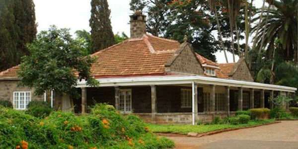 Karen Blixen Museum - museum met een indruk van het leven van de Karen Blixen in de speelfilm Out of Africa. Karen Blixen Museum - museum met een indruk van het leven van de Karen Blixen in de speelfilm Out of Africa.