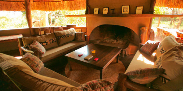 Ndarakwai Camp inrichting lounge, Kilimanjaro Nationaal Park in Tanzania Ndarakwai Camp inrichting lounge, Kilimanjaro Nationaal Park in Tanzania