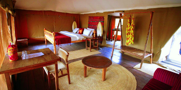 Ndarakwai Camp interieur safaritent, Kilimanjaro Nationaal Park in Tanzania Ndarakwai Camp interieur safaritent, Kilimanjaro Nationaal Park in Tanzania