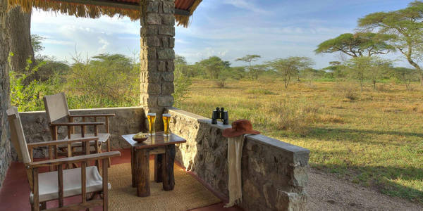 Ndutu Safari Lodge accommodatie veranda uitzicht, Serengeti Nationaal Park in Tanzania Ndutu Safari Lodge accommodatie veranda uitzicht, Serengeti Nationaal Park in Tanzania