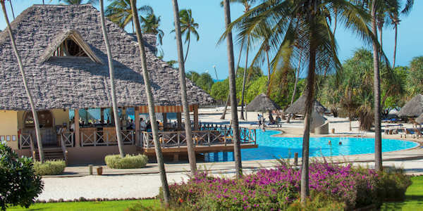 Neptune Pwani Beach Resort & Spa accommodatie beachbar en zwembad strand, Zanzibar in Tanzania Neptune Pwani Beach Resort & Spa accommodatie beachbar en zwembad strand, Zanzibar in Tanzania