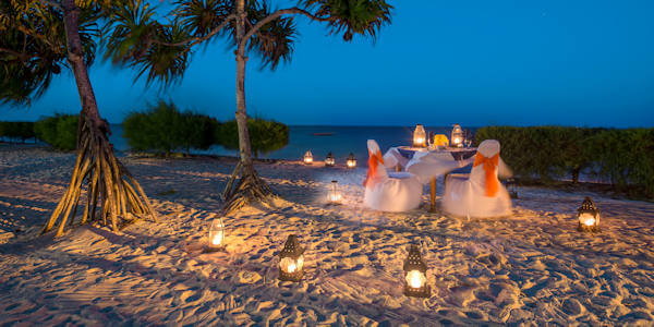 Neptune Pwani Beach Resort & Spa accommodatie romantisch beach dinner, Zanzibar in Tanzania Neptune Pwani Beach Resort & Spa accommodatie romantisch beach dinner, Zanzibar in Tanzania